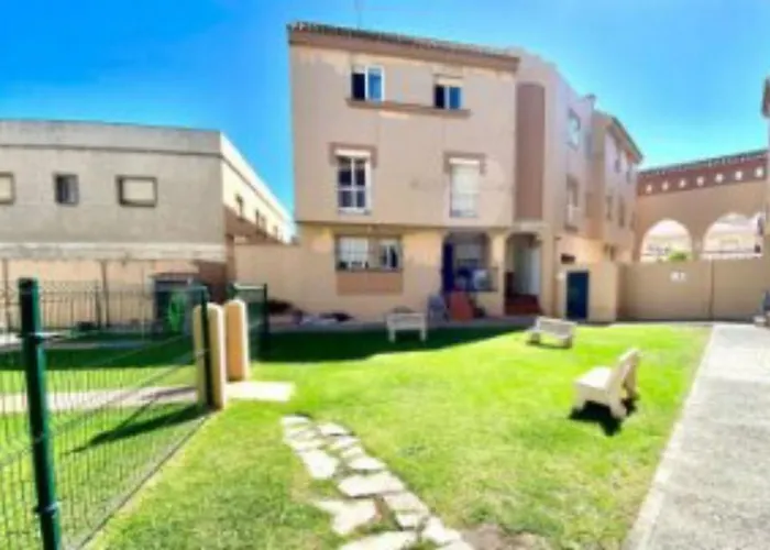 Duplex Centrico Con Piscina A 100m De La Playa.